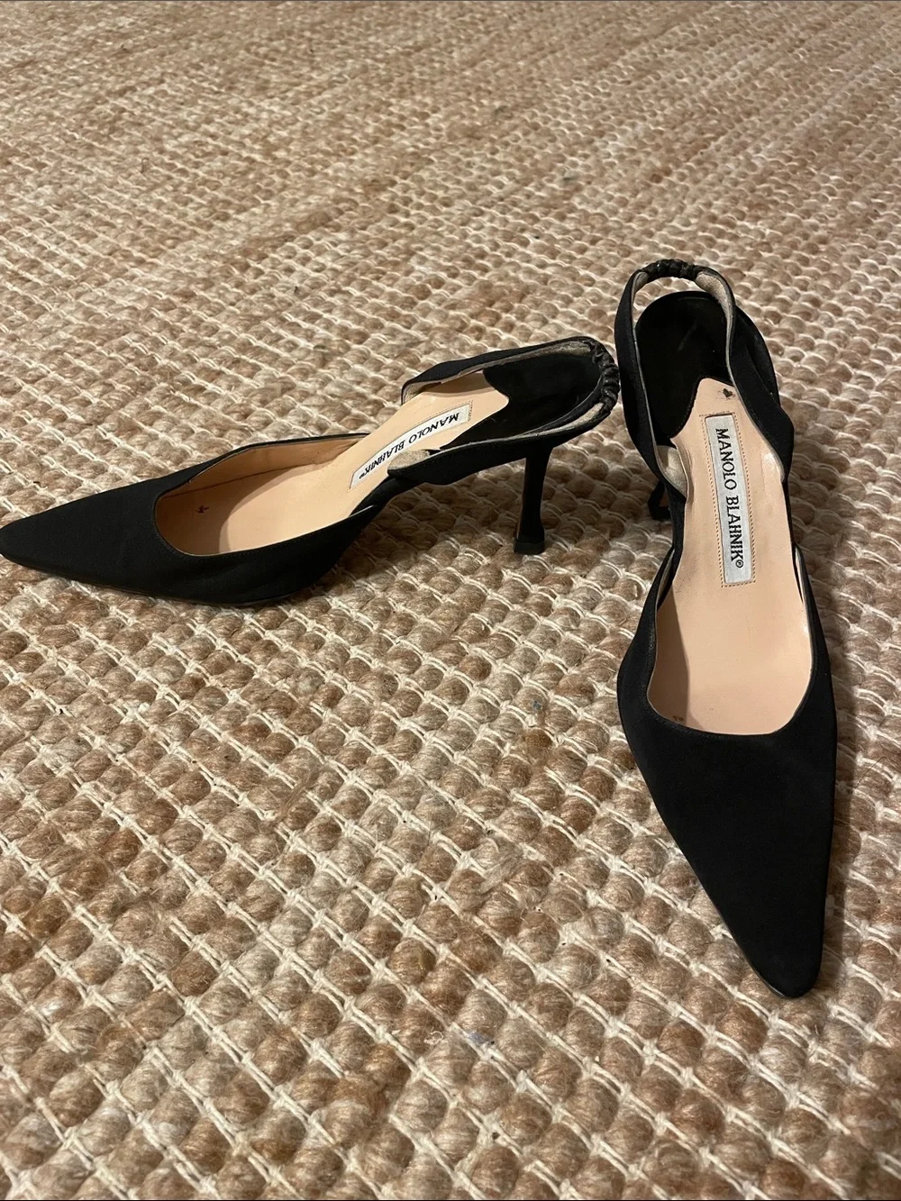 Manolo Blahnik Black Pointed Slingback Heels - Picture 1 of 6